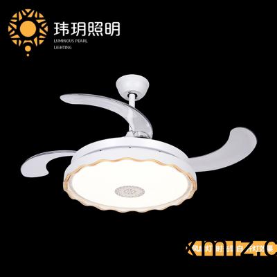藝(yi)術(shu)燈(deng)飾(shi)炤(zhao)明